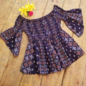 {Hollister} 'Off-the-Shoulder' Smocked Top